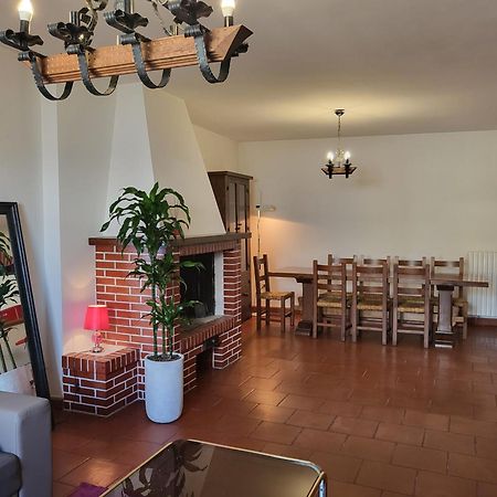 בוואניה Appartamento Con Camino In Centro Storico מראה חיצוני תמונה